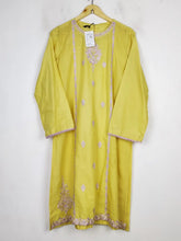 Buy online pre-used pre-loved 100% authentic & Original branded Sapphire (BK-4427) available in Pakistan. Top international brands avilable.