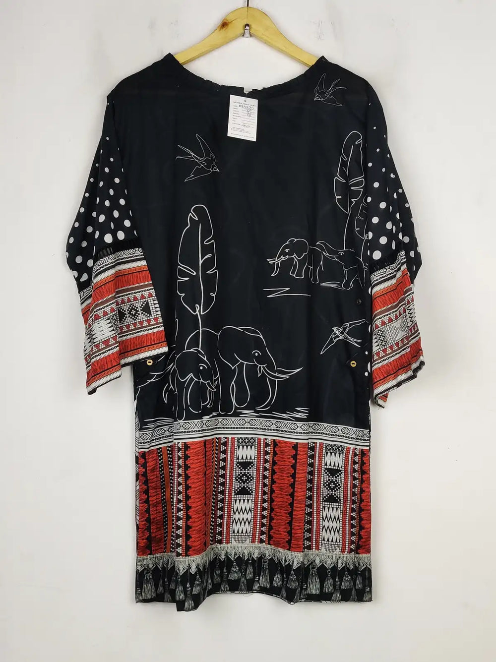 Buy online pre-used pre-loved 100% authentic & Original branded Sapphire (BK-4435) available in Pakistan. Top international brands avilable.