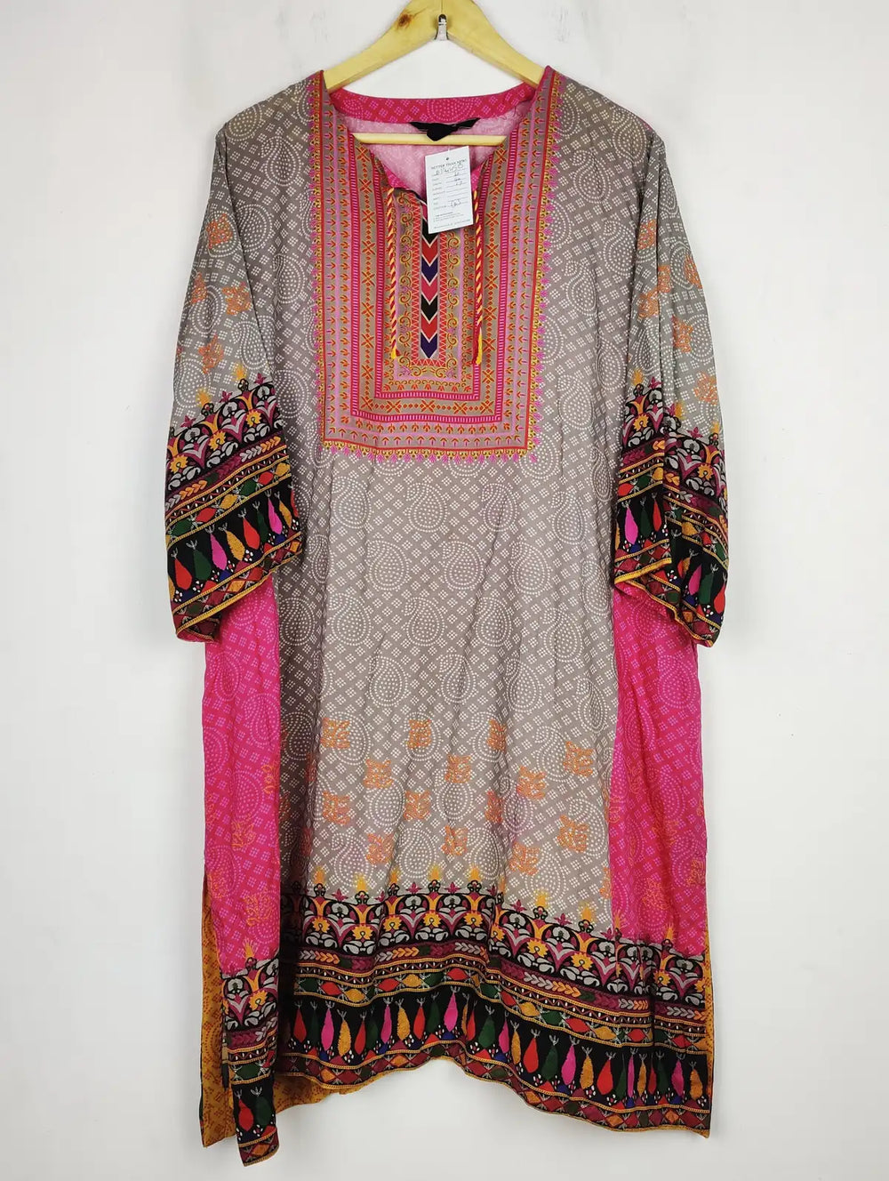 Buy online pre-used pre-loved 100% authentic & Original branded Nishat (BK-4450) available in Pakistan. Top international brands avilable.