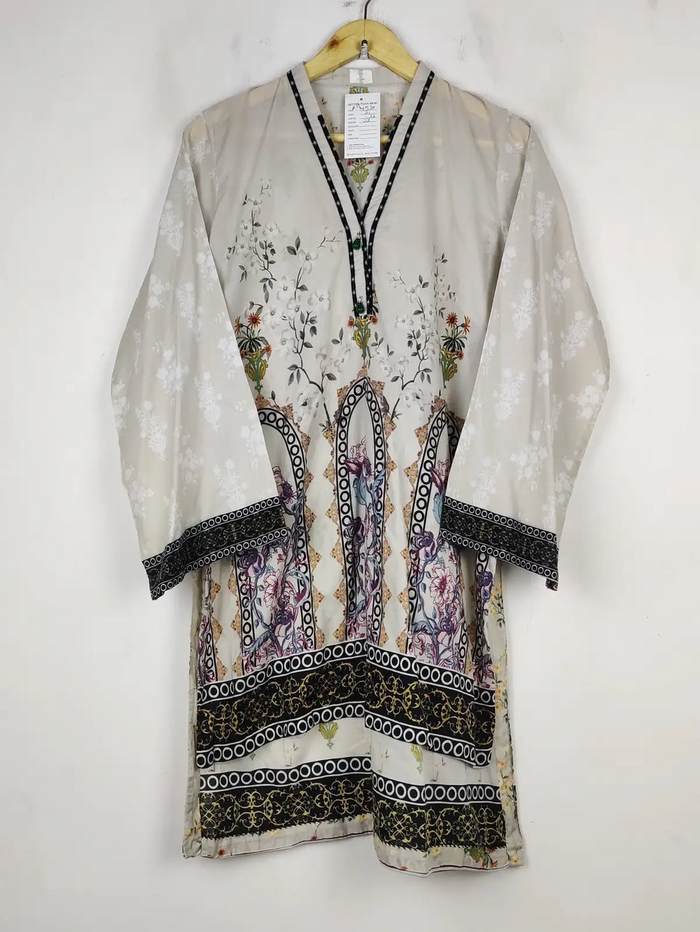 Buy online pre-used pre-loved 100% authentic & Original branded Unknown Brand (BK-4520) available in Pakistan. Top international brands avilable.