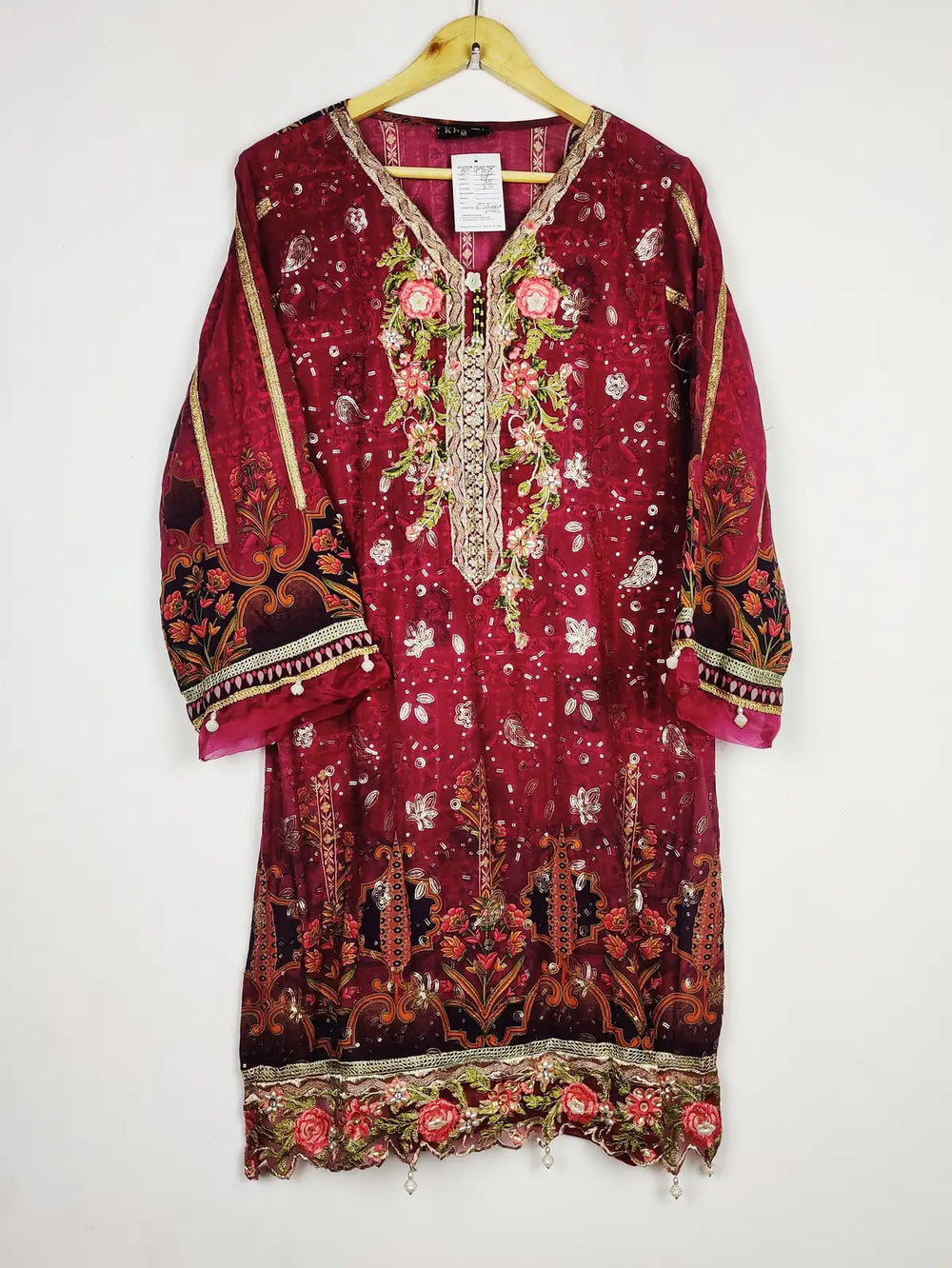 Buy online pre-used pre-loved 100% authentic & Original branded Kahaani (BK-4708) available in Pakistan. Top international brands avilable.