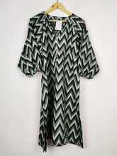 Buy online pre-used pre-loved 100% authentic & Original branded Khaadi (BK-4932) available in Pakistan. Top international brands avilable.