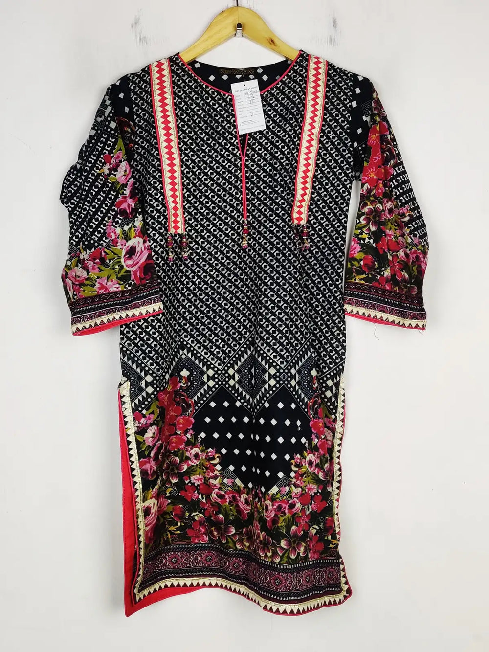 Buy online pre-used pre-loved 100% authentic & Original branded Motif (BK-5102) available in Pakistan. Top international brands avilable.