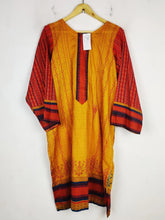 Buy online pre-used pre-loved 100% authentic & Original branded Khaadi (BK-5114) available in Pakistan. Top international brands avilable.