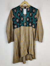 Buy online pre-used pre-loved 100% authentic & Original branded Kacha Tanka (BK-5211) available in Pakistan. Top international brands avilable.