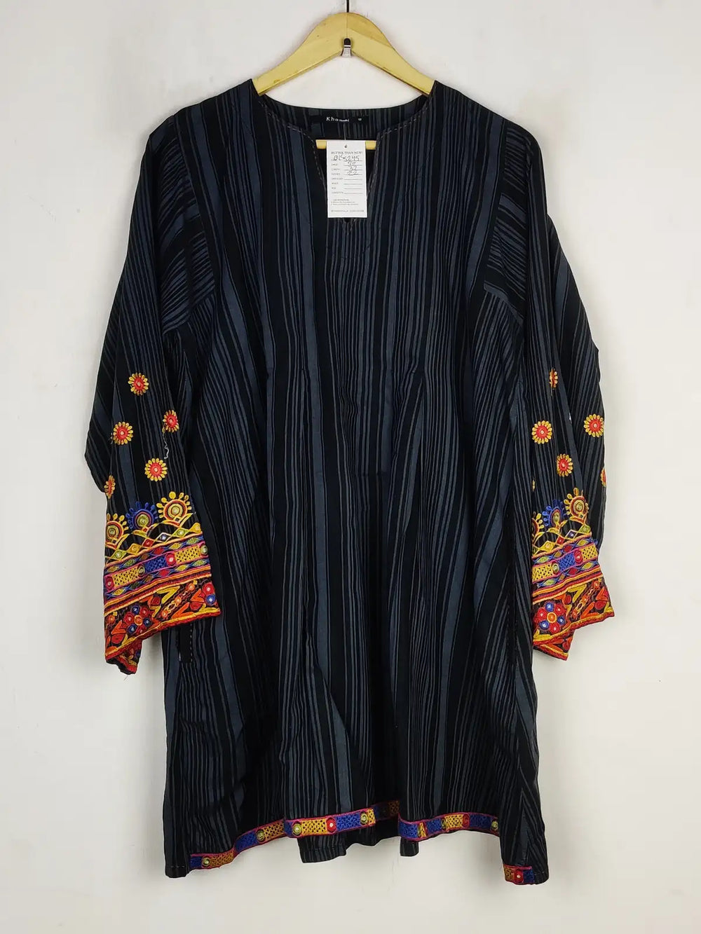 Buy online pre-used pre-loved 100% authentic & Original branded Khaadi (BK-5245) available in Pakistan. Top international brands avilable.