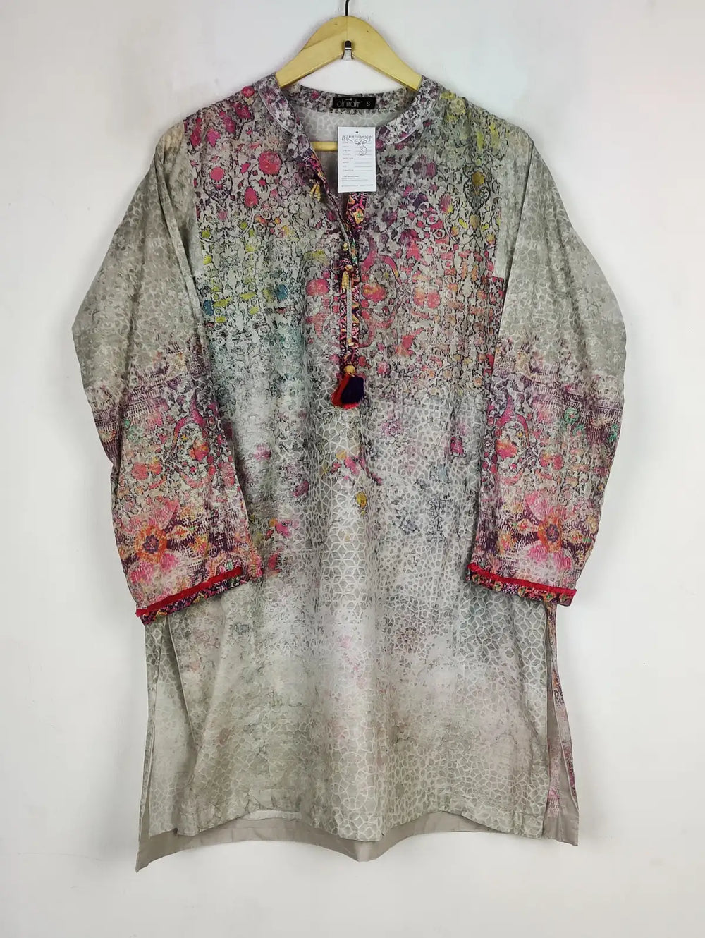 Buy online pre-used pre-loved 100% authentic & Original branded Almirah (BK-5283) available in Pakistan. Top international brands avilable.