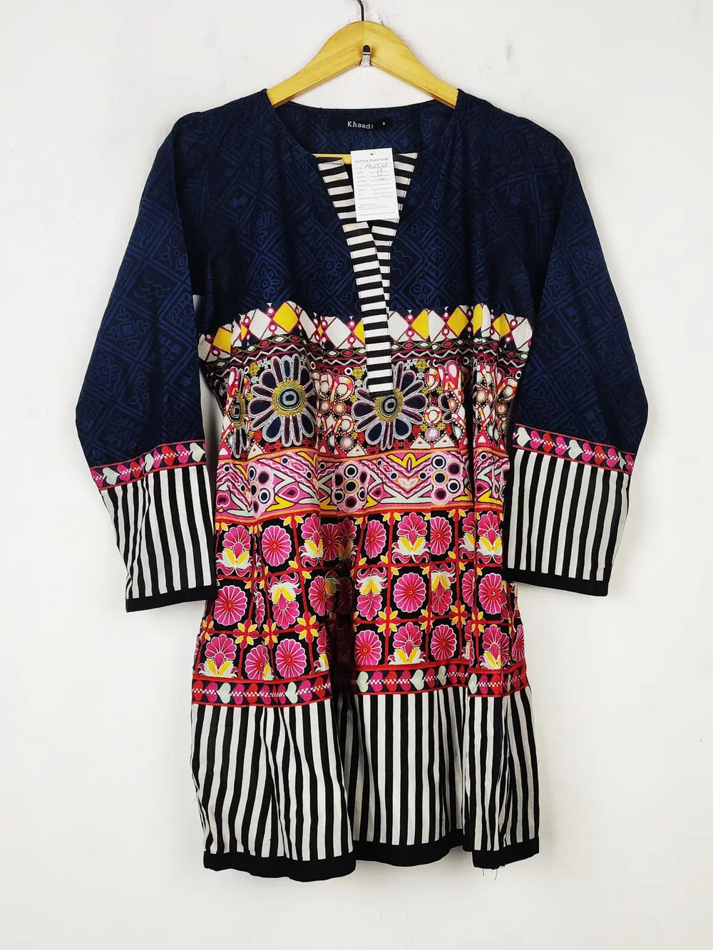 Buy online pre-used pre-loved 100% authentic & Original branded Khaadi (BK-5565) available in Pakistan. Top international brands avilable.