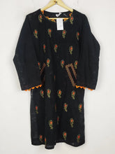 Buy online pre-used pre-loved 100% authentic & Original branded Madeeha Sabir (BK-5659) available in Pakistan. Top international brands avilable.