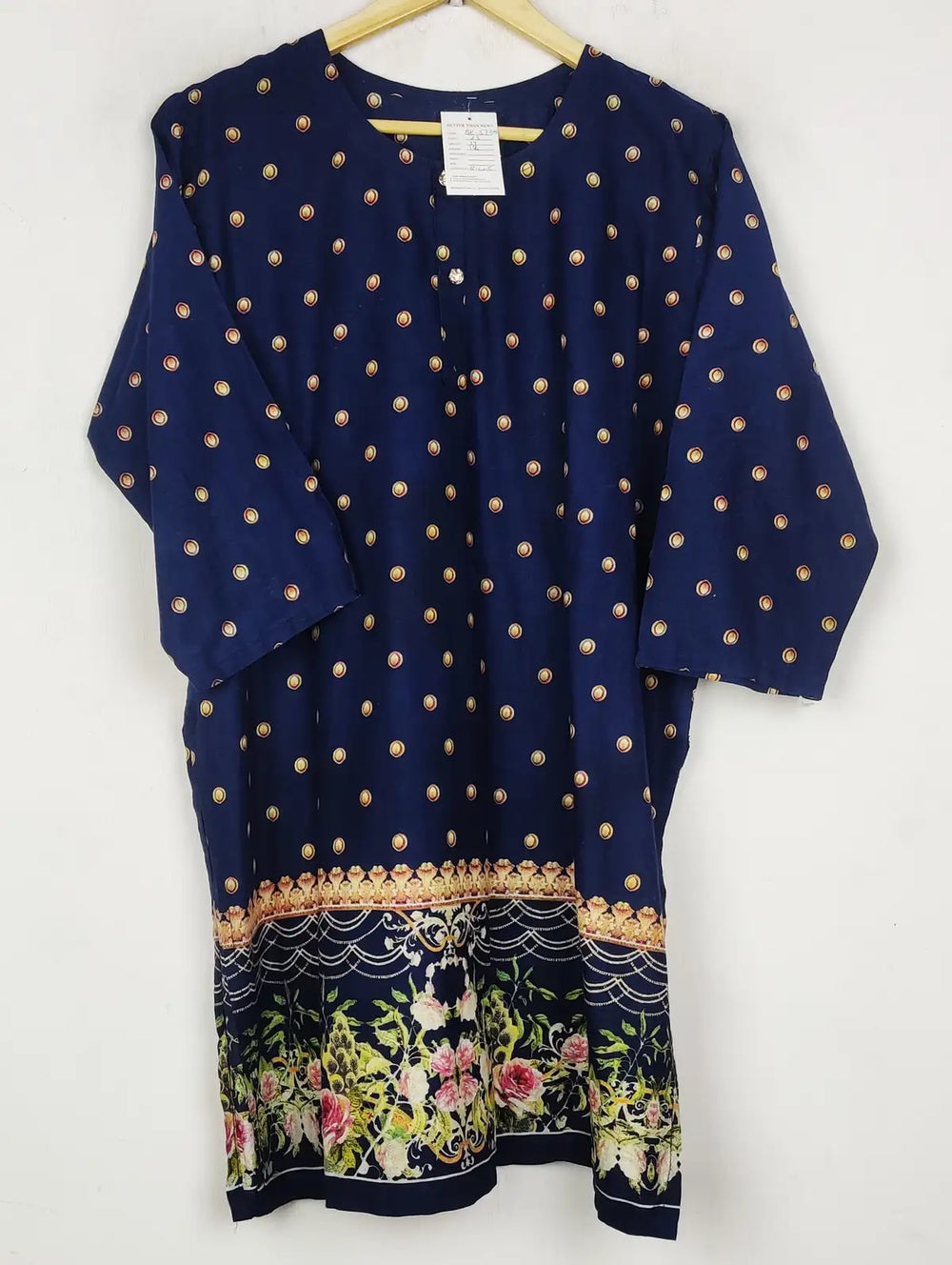 Buy online pre-used pre-loved 100% authentic & Original branded Unknown Brand (BK-5735) available in Pakistan. Top international brands avilable.