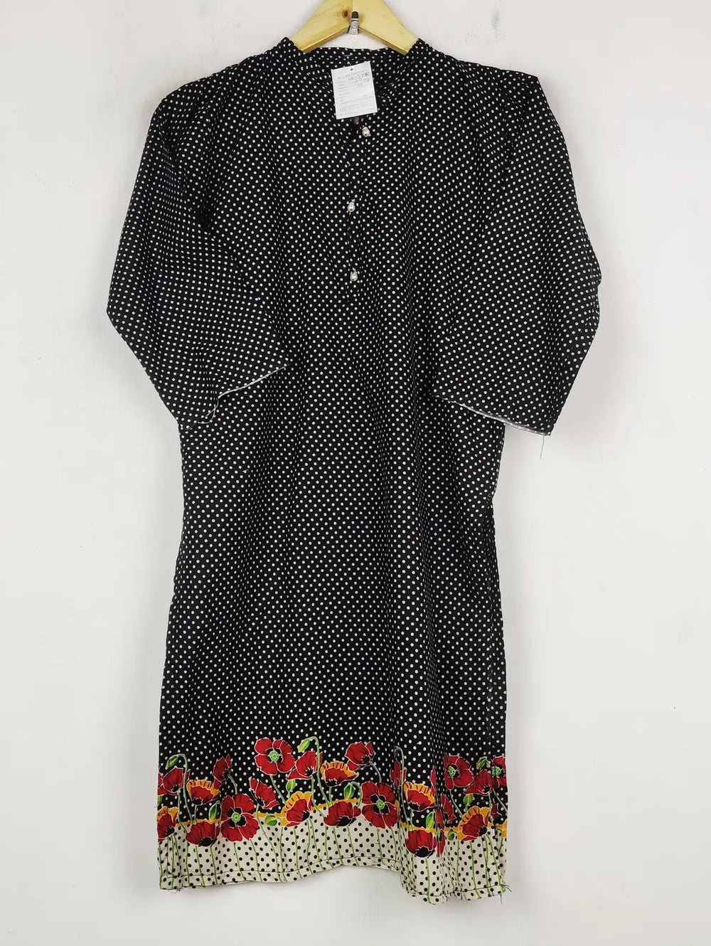 Buy online pre-used pre-loved 100% authentic & Original branded Unknown Brand (BK-5798) available in Pakistan. Top international brands avilable.