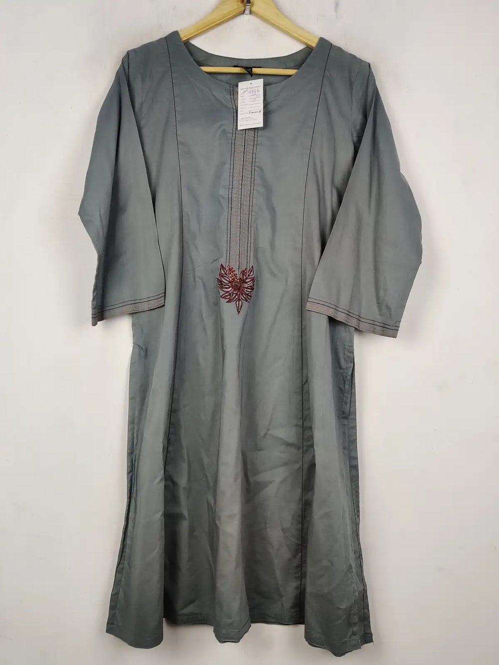 Buy online pre-used pre-loved 100% authentic & Original branded Nishat (BK-5838) available in Pakistan. Top international brands avilable.