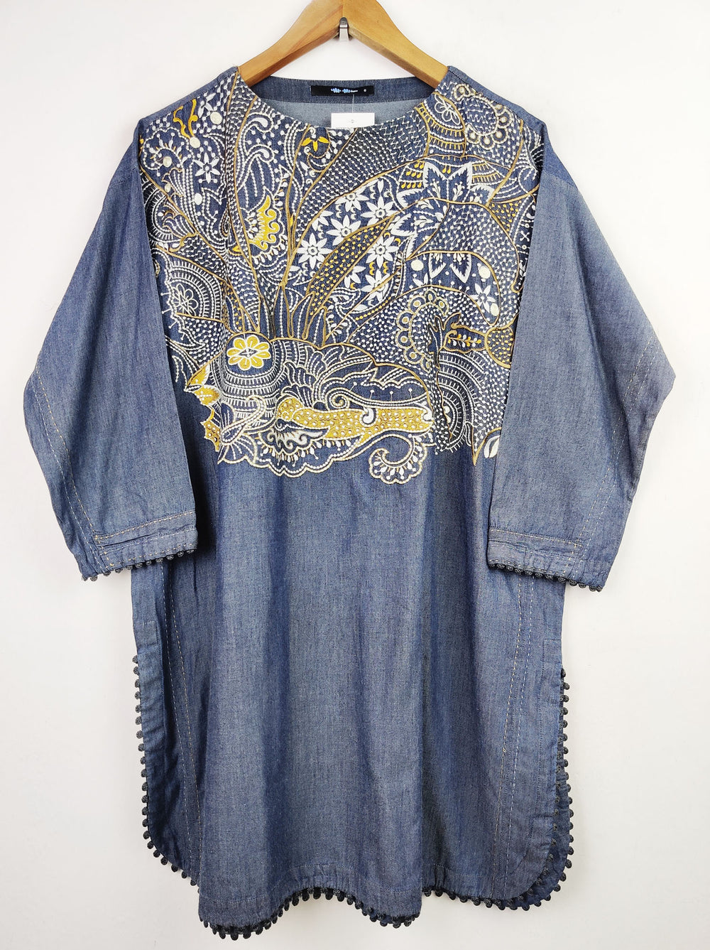 Buy online pre-used pre-loved 100% authentic & Original branded Khaadi (BK-590) available in Pakistan. Top international brands avilable.