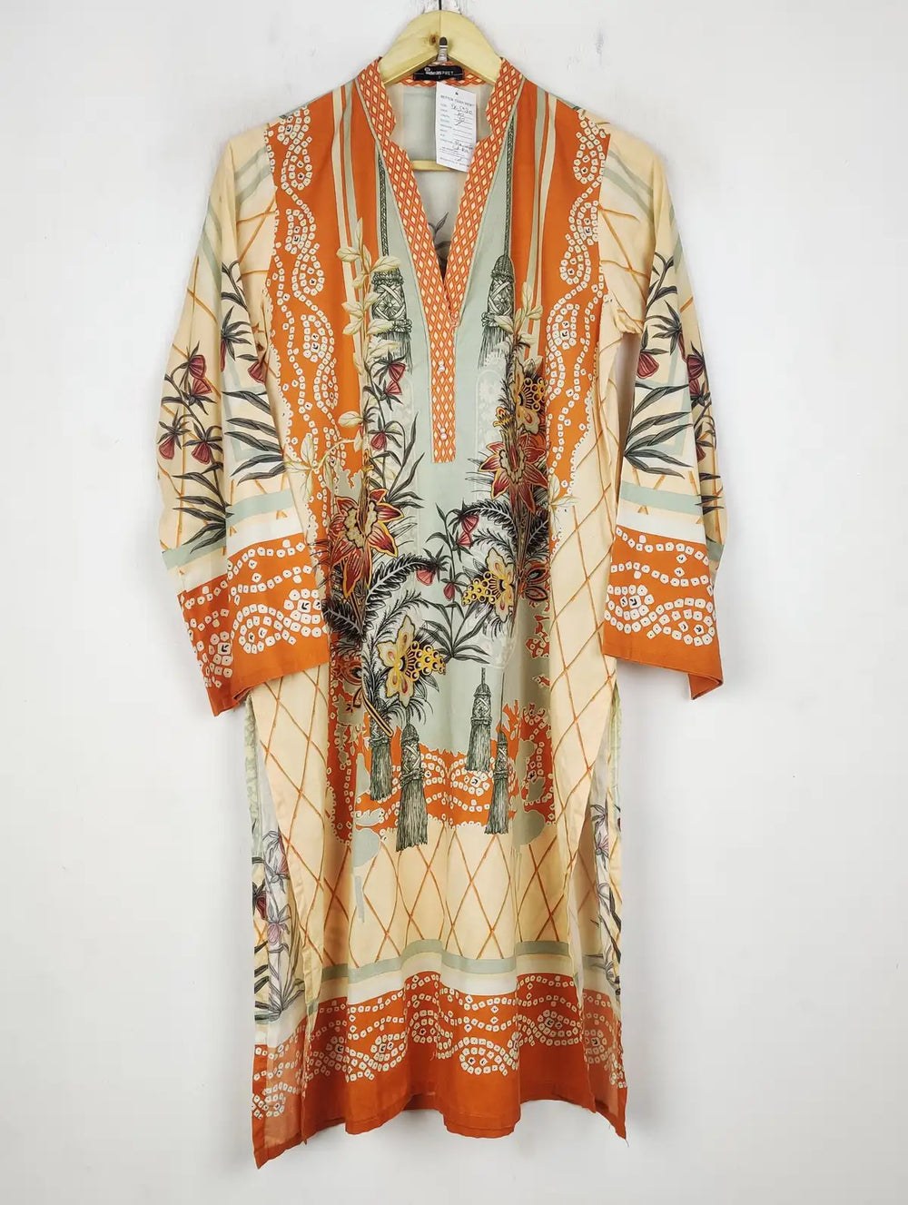 Buy online pre-used pre-loved 100% authentic & Original branded Unknown Brand (BK-5920) available in Pakistan. Top international brands avilable.