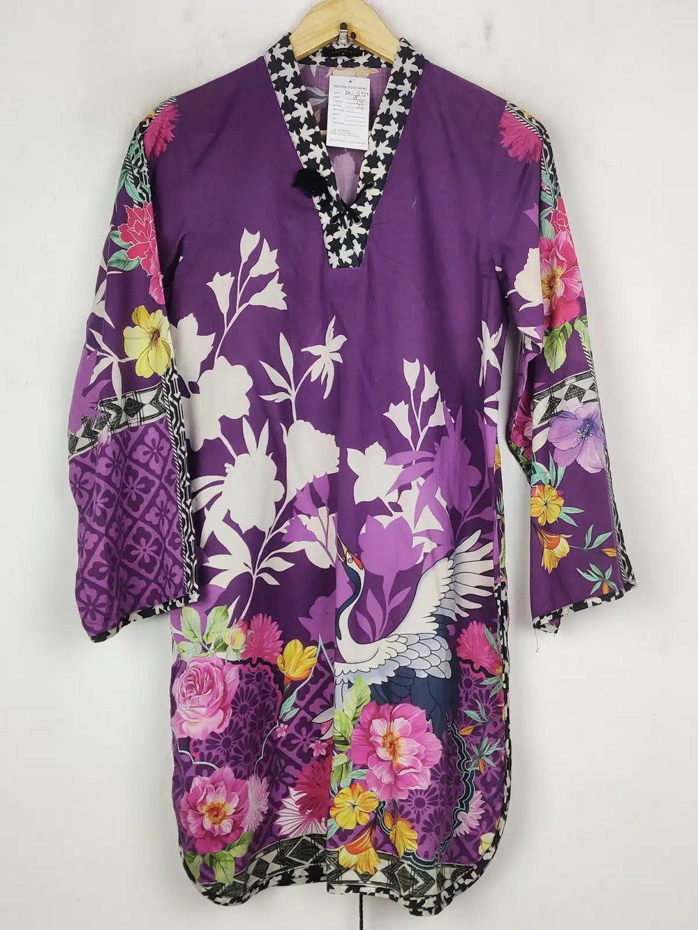 Buy online pre-used pre-loved 100% authentic & Original branded Unknown Brand (BK-5939) available in Pakistan. Top international brands avilable.