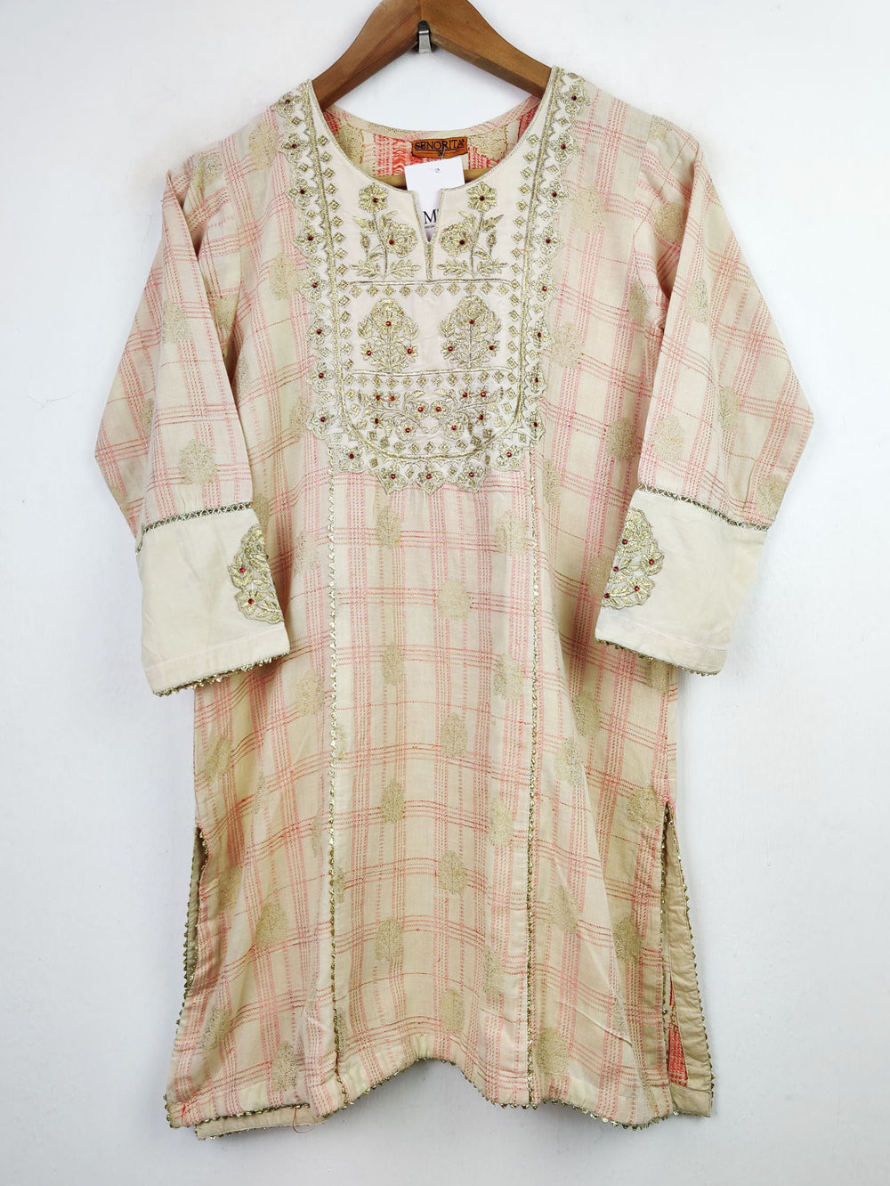 Buy online pre-used pre-loved 100% authentic & Original branded Senorita (BK-595) available in Pakistan. Top international brands avilable.