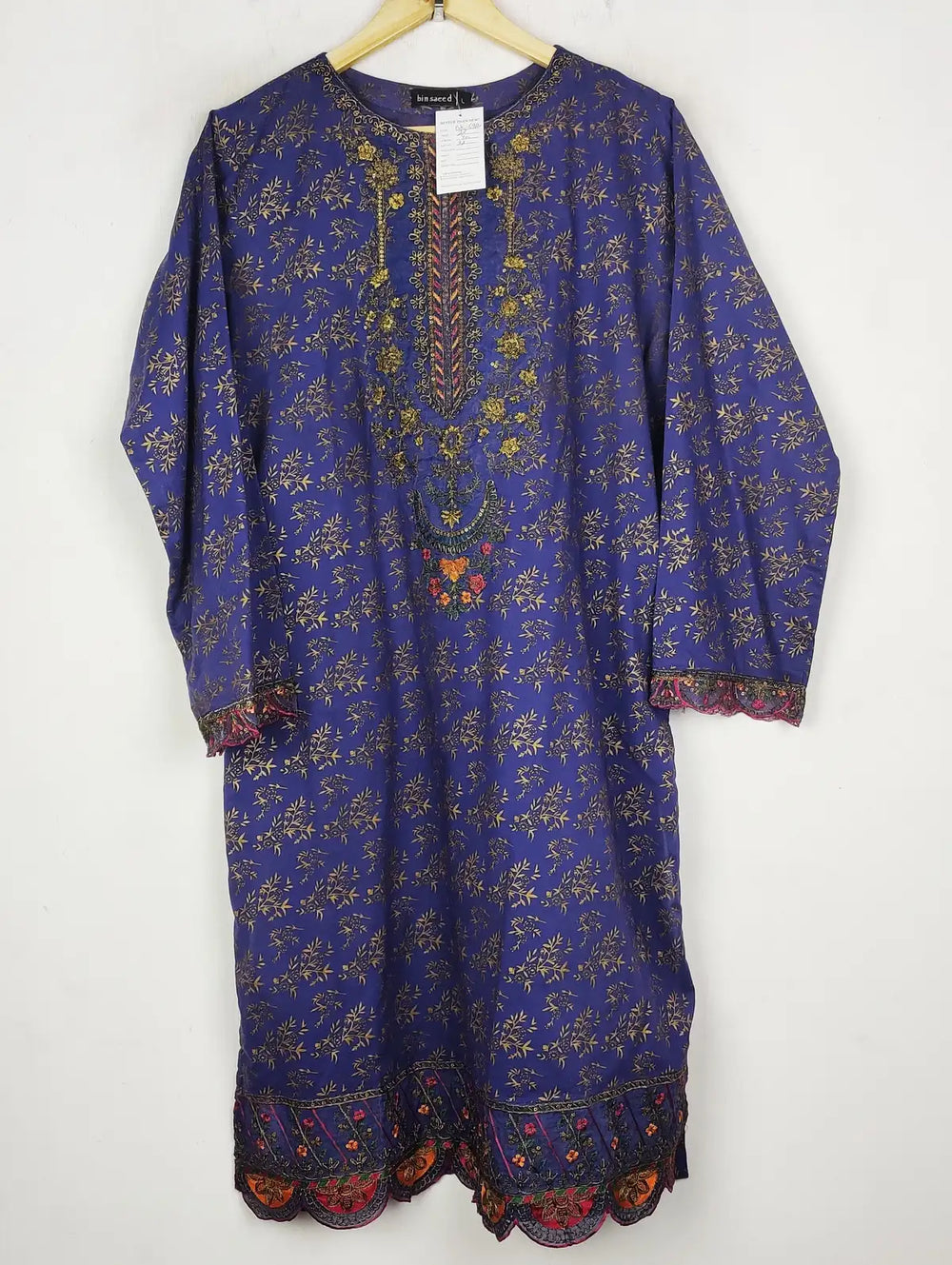 Buy online pre-used pre-loved 100% authentic & Original branded Bin Saeed (BK-5964) available in Pakistan. Top international brands avilable.