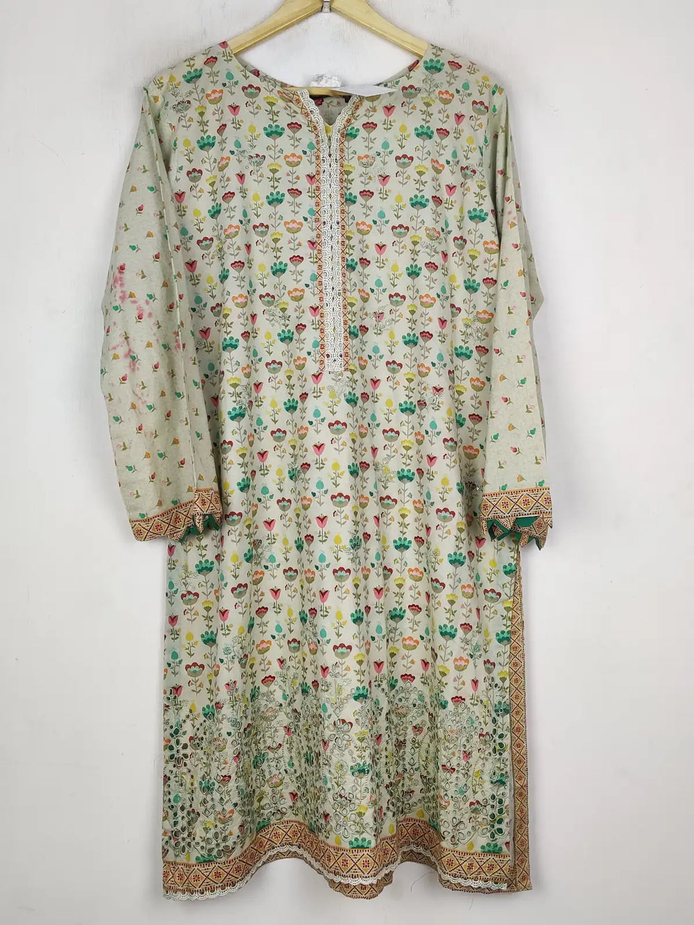 Buy online pre-used pre-loved 100% authentic & Original branded Bin Saeed (BK-6080) available in Pakistan. Top international brands avilable.