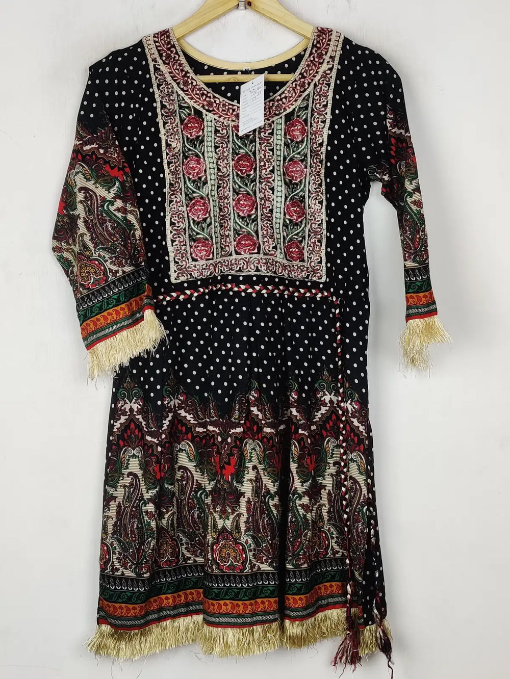Buy online pre-used pre-loved 100% authentic & Original branded Unknown Brand (BK-6165) available in Pakistan. Top international brands avilable.