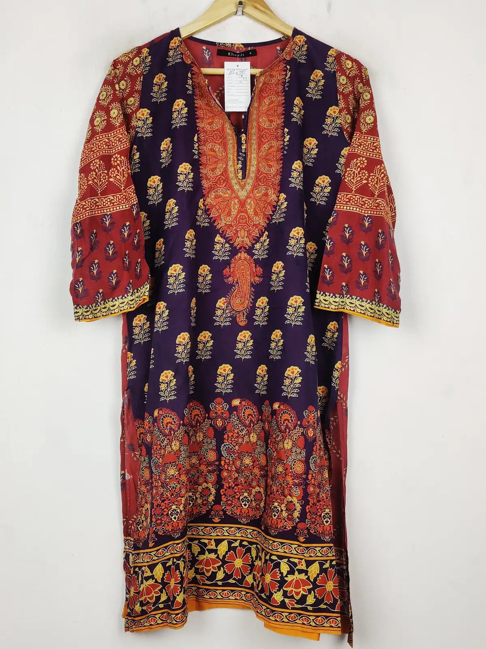 Buy online pre-used pre-loved 100% authentic & Original branded Khaadi (BK-6237) available in Pakistan. Top international brands avilable.