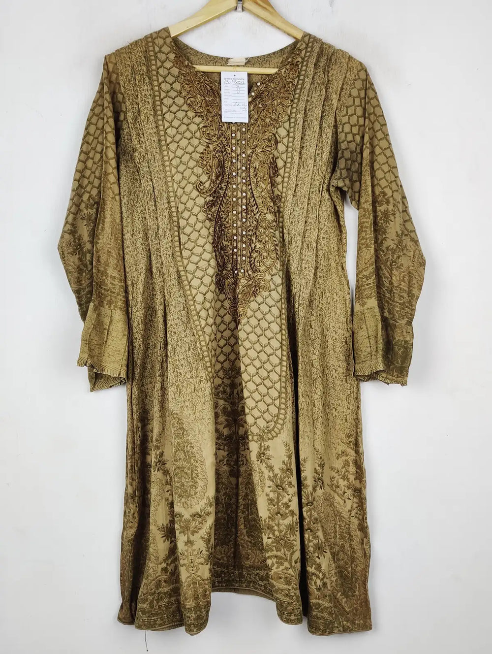 Buy online pre-used pre-loved 100% authentic & Original branded Totitz (BK-6252) available in Pakistan. Top international brands avilable.