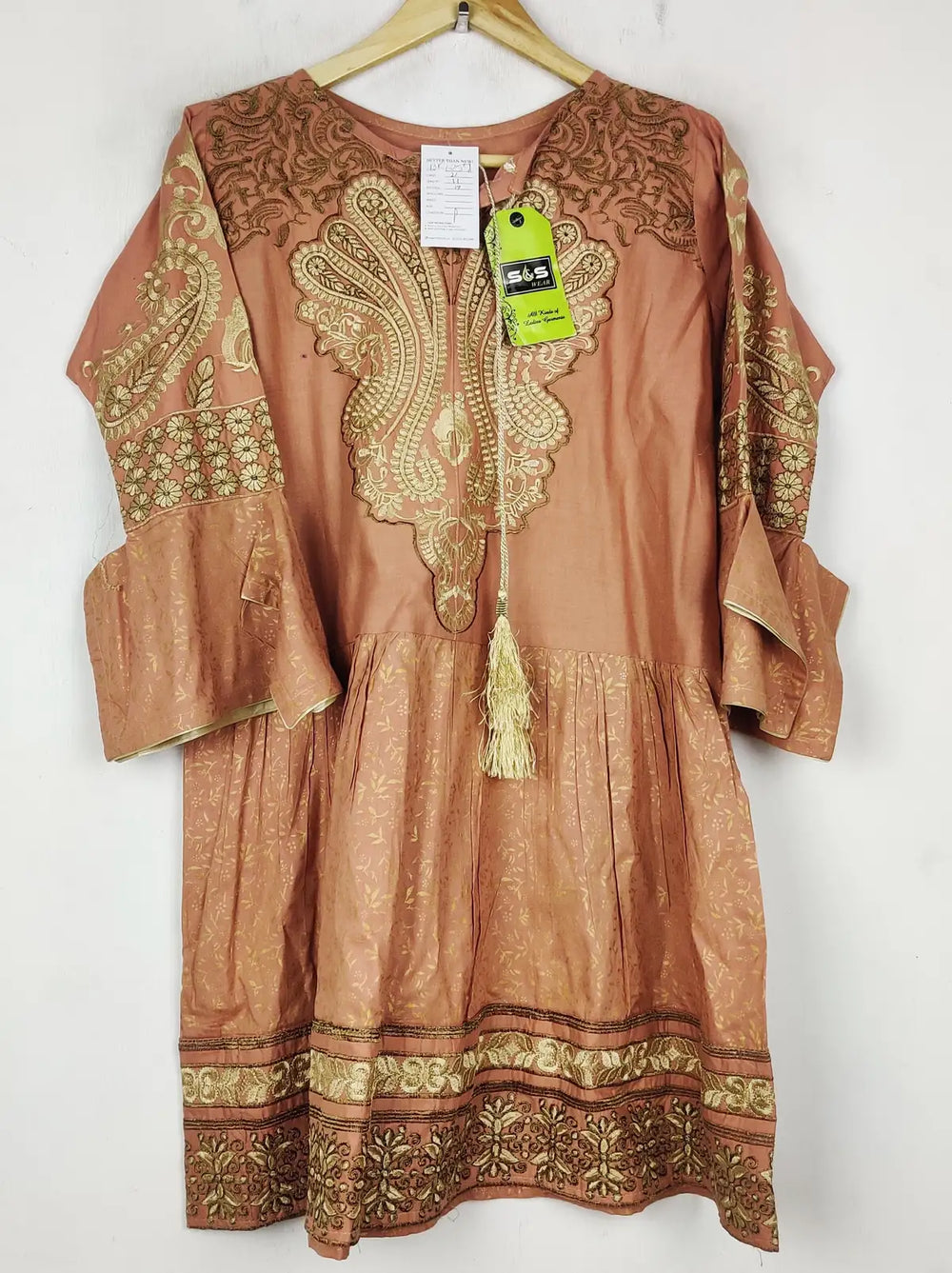 Buy online pre-used pre-loved 100% authentic & Original branded S&S (BK-6257) available in Pakistan. Top international brands avilable.