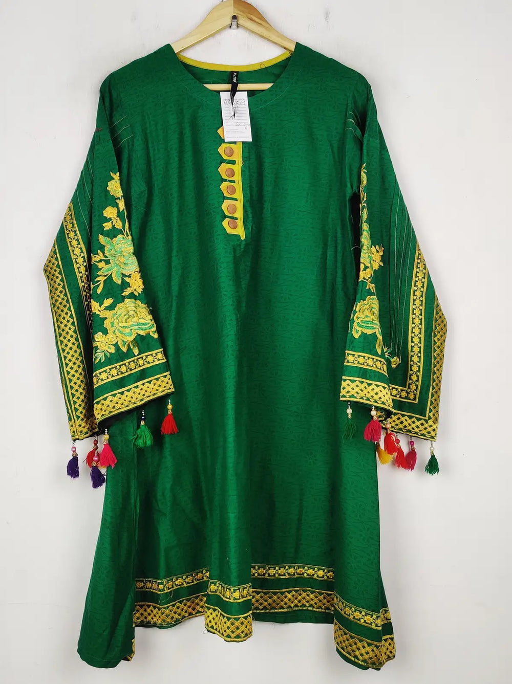 Buy online pre-used pre-loved 100% authentic & Original branded Fatima (BK-6259) available in Pakistan. Top international brands avilable.