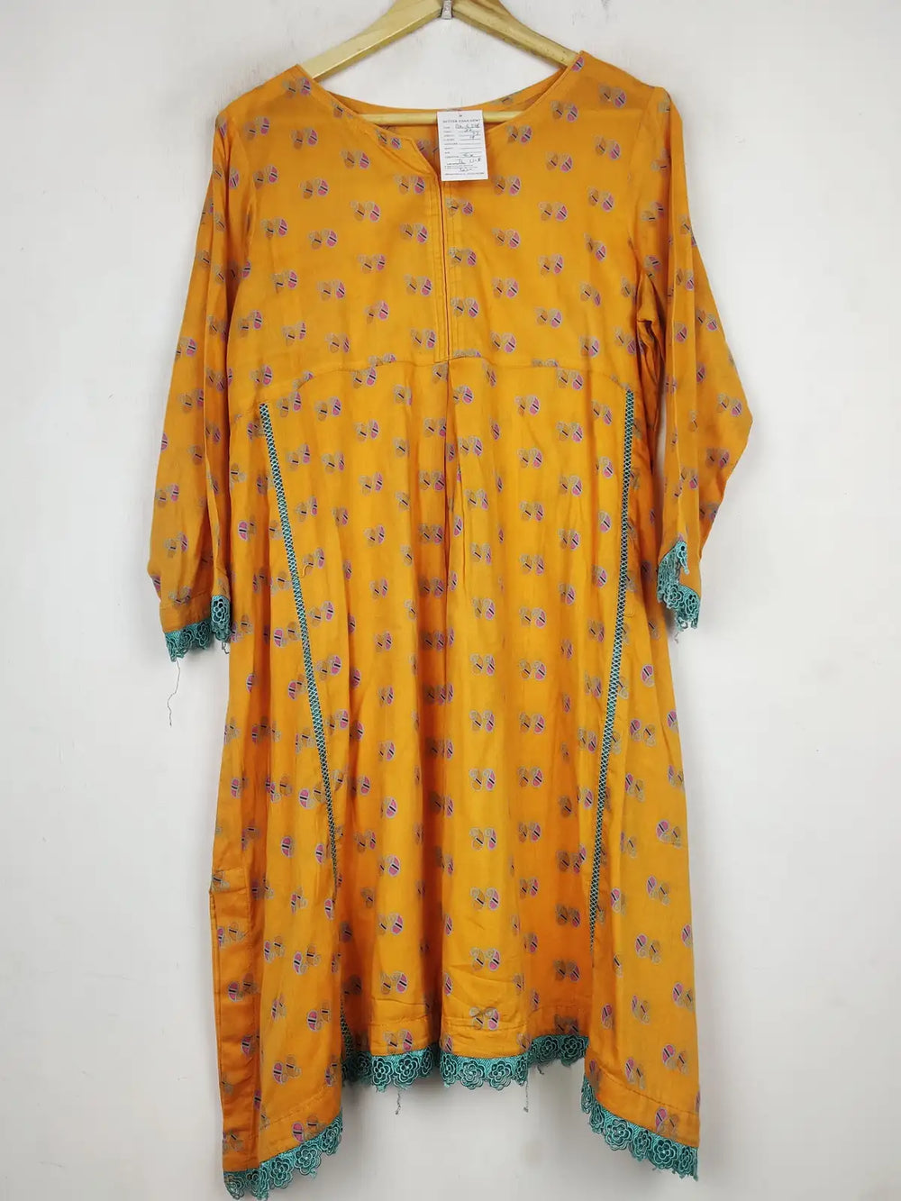 Buy online pre-used pre-loved 100% authentic & Original branded Unknown Brand (BK-6348) available in Pakistan. Top international brands avilable.