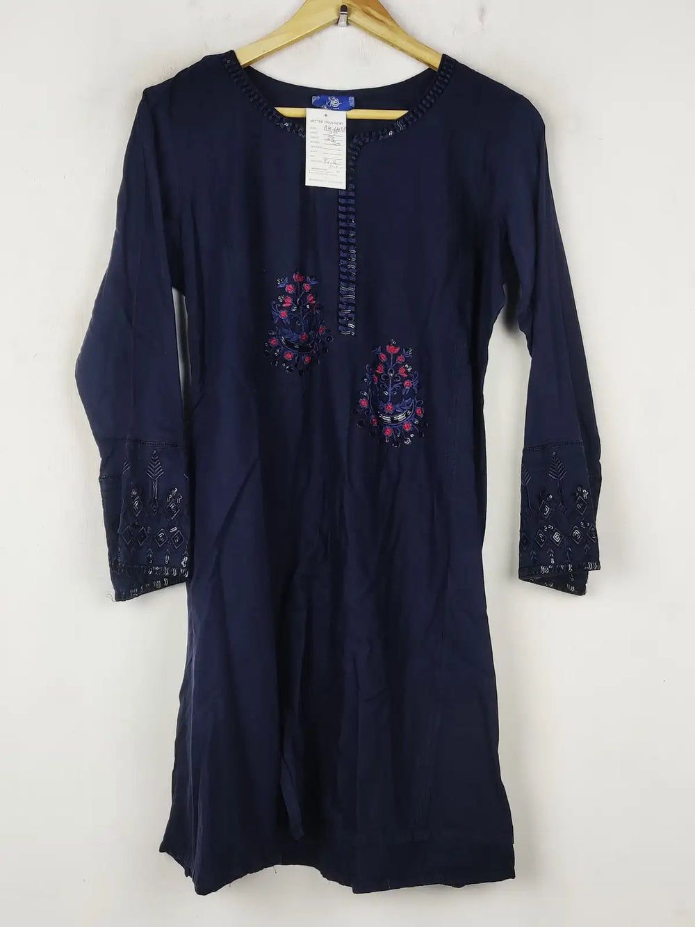 Buy online pre-used pre-loved 100% authentic & Original branded Rafia (BK-6438) available in Pakistan. Top international brands avilable.