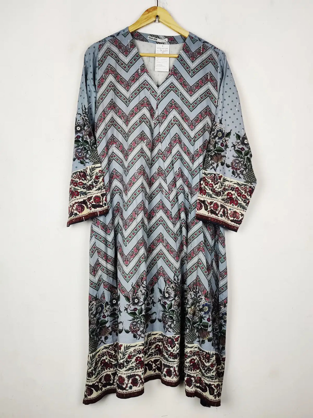 Buy online pre-used pre-loved 100% authentic & Original branded Khaadi (BK-6500) available in Pakistan. Top international brands avilable.