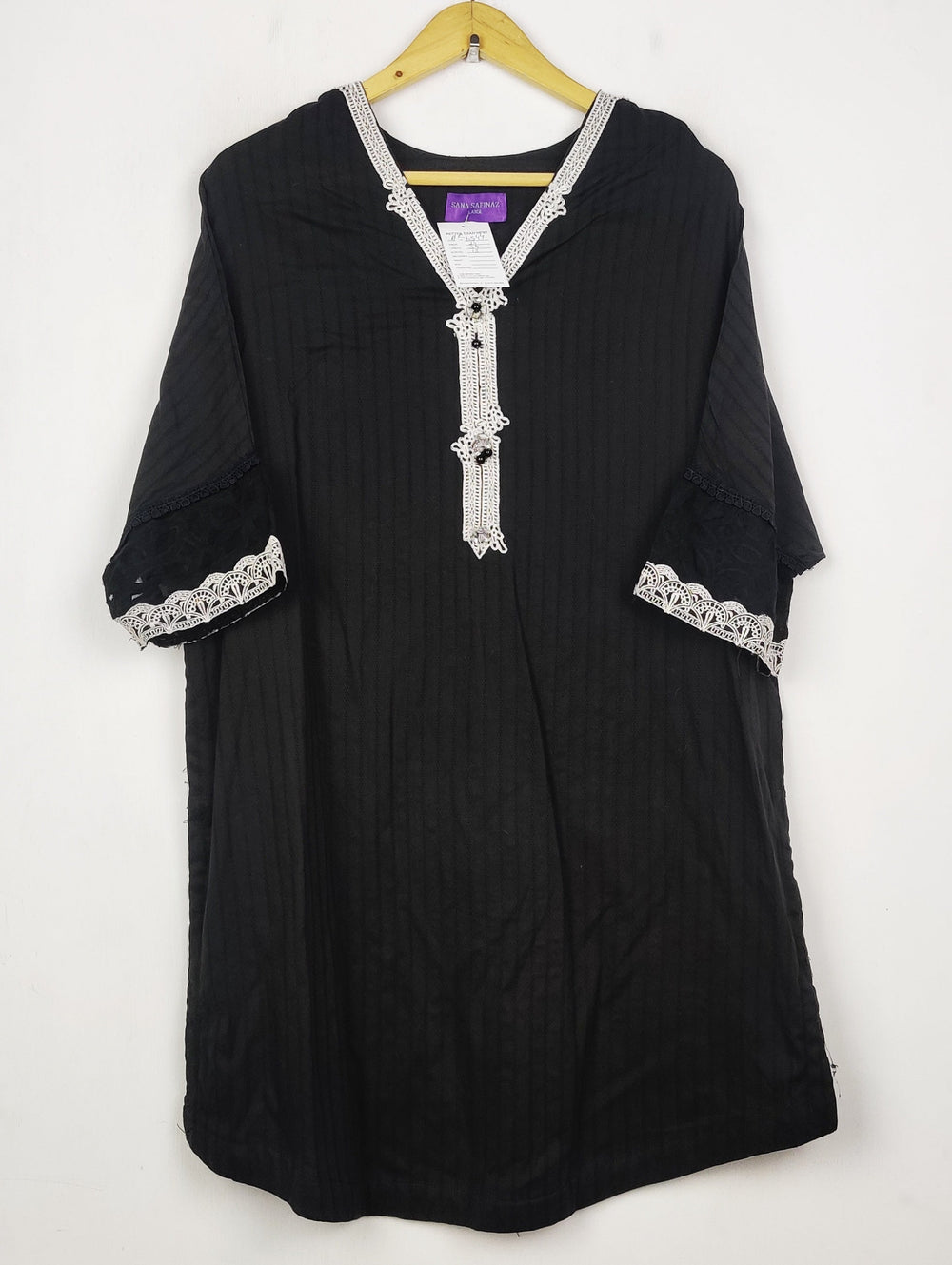 Buy online pre-used pre-loved 100% authentic & Original branded Sana Safinaz (BK-6544) available in Pakistan. Top international brands avilable.