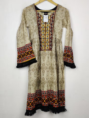 Buy online pre-used pre-loved 100% authentic & Original branded Zainab (BK-6556) available in Pakistan. Top international brands avilable.