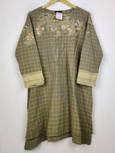 Buy online pre-used pre-loved 100% authentic & Original branded J. Pret (BK-6595) available in Pakistan. Top international brands avilable.