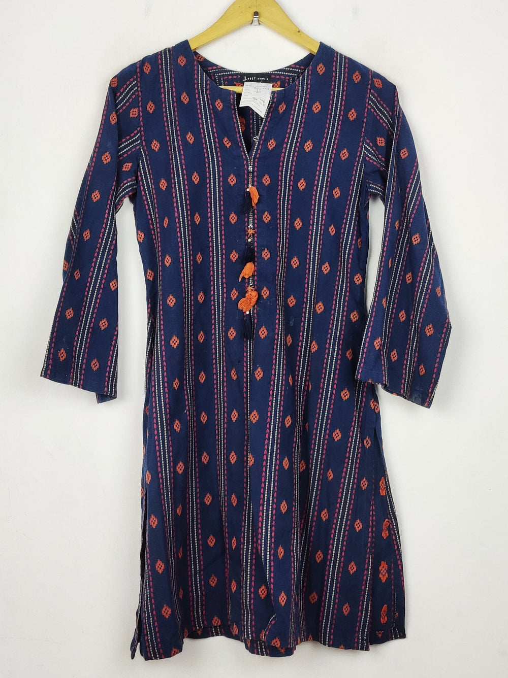 Buy online pre-used pre-loved 100% authentic & Original branded J. Pret (BK-6607) available in Pakistan. Top international brands avilable.