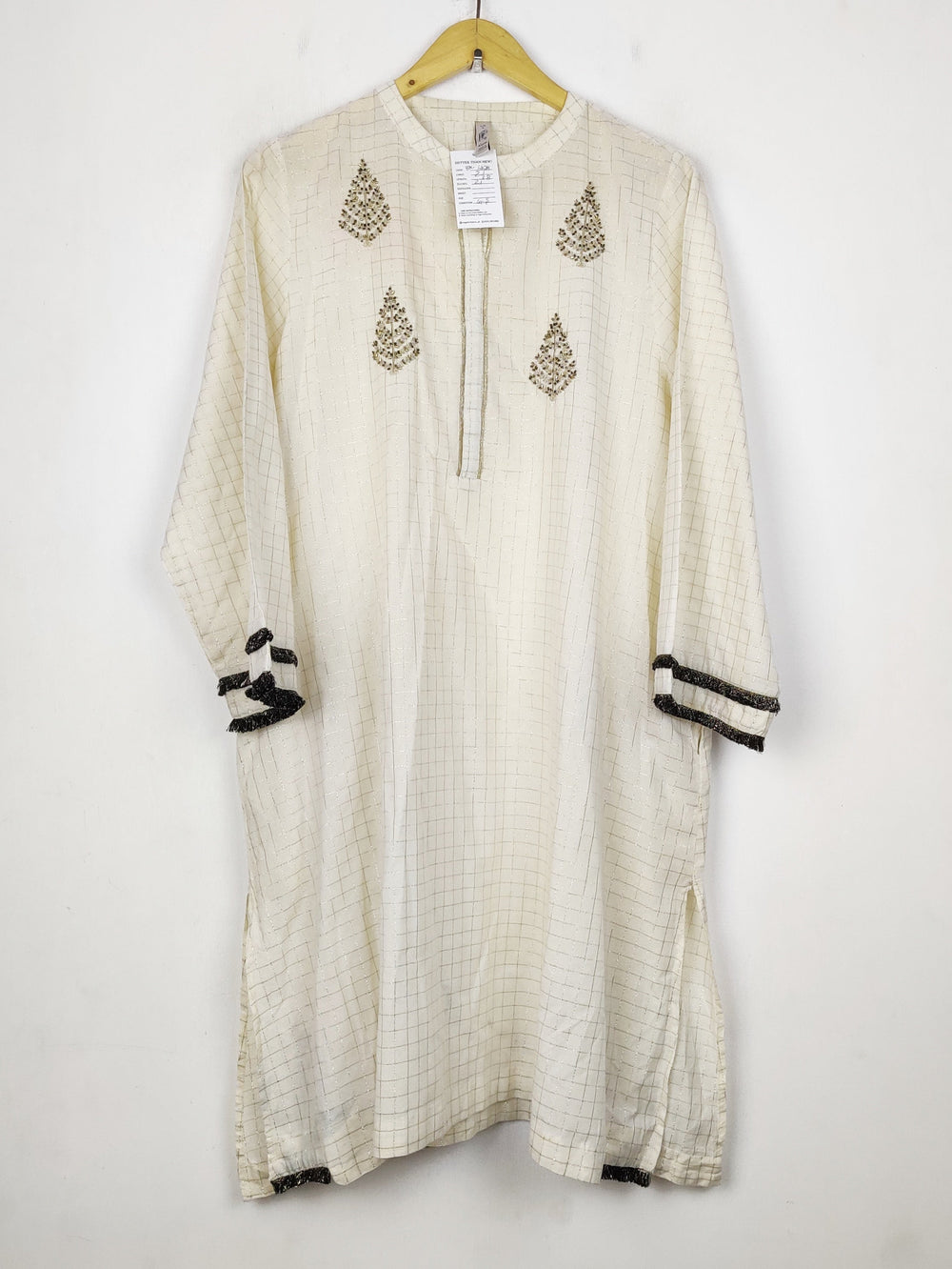 Buy online pre-used pre-loved 100% authentic & Original branded Ethnic (BK-6624) available in Pakistan. Top international brands avilable.