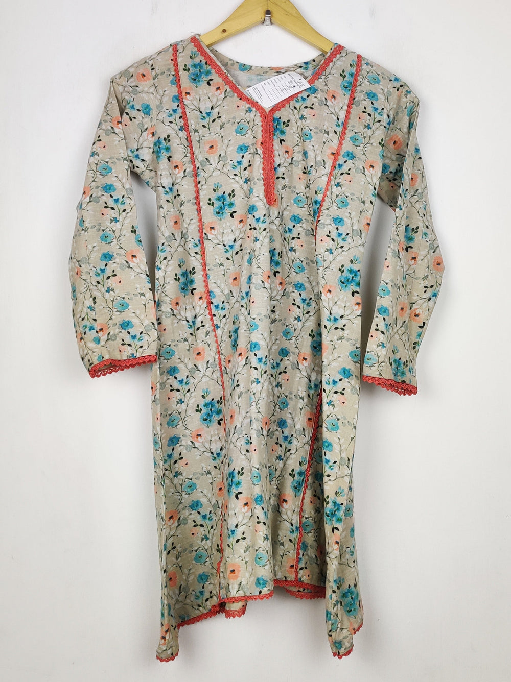 Buy online pre-used pre-loved 100% authentic & Original branded Unknown Brand (BK-6631) available in Pakistan. Top international brands avilable.