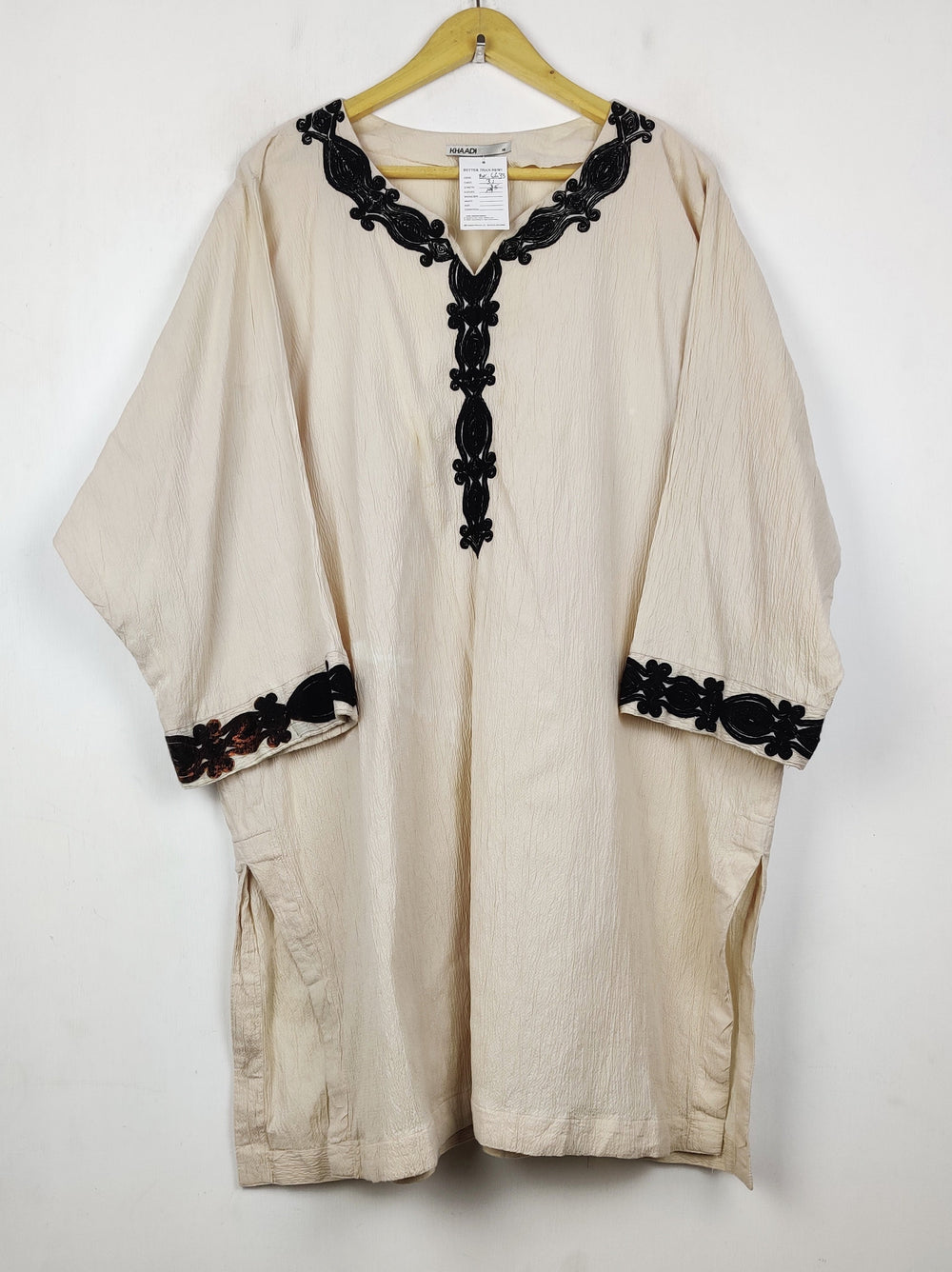 Buy online pre-used pre-loved 100% authentic & Original branded Khaadi (BK-6633) available in Pakistan. Top international brands avilable.