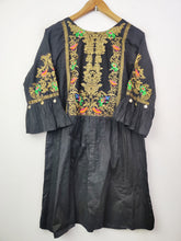 Buy online pre-used pre-loved 100% authentic & Original branded Unknown Brand (BK-671) available in Pakistan. Top international brands avilable.