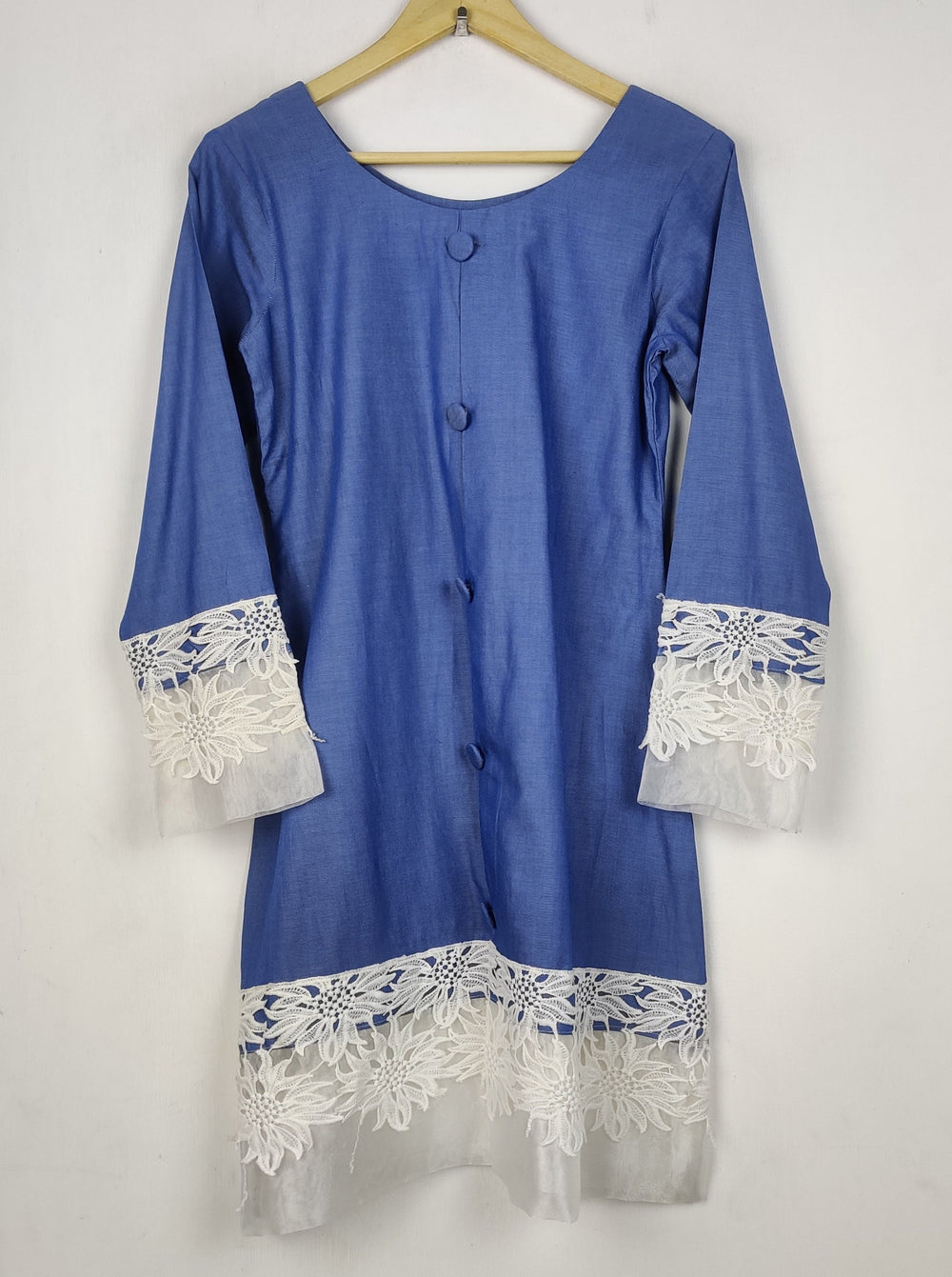 Buy online pre-used pre-loved 100% authentic & Original branded Image (BK-6805) available in Pakistan. Top international brands avilable.