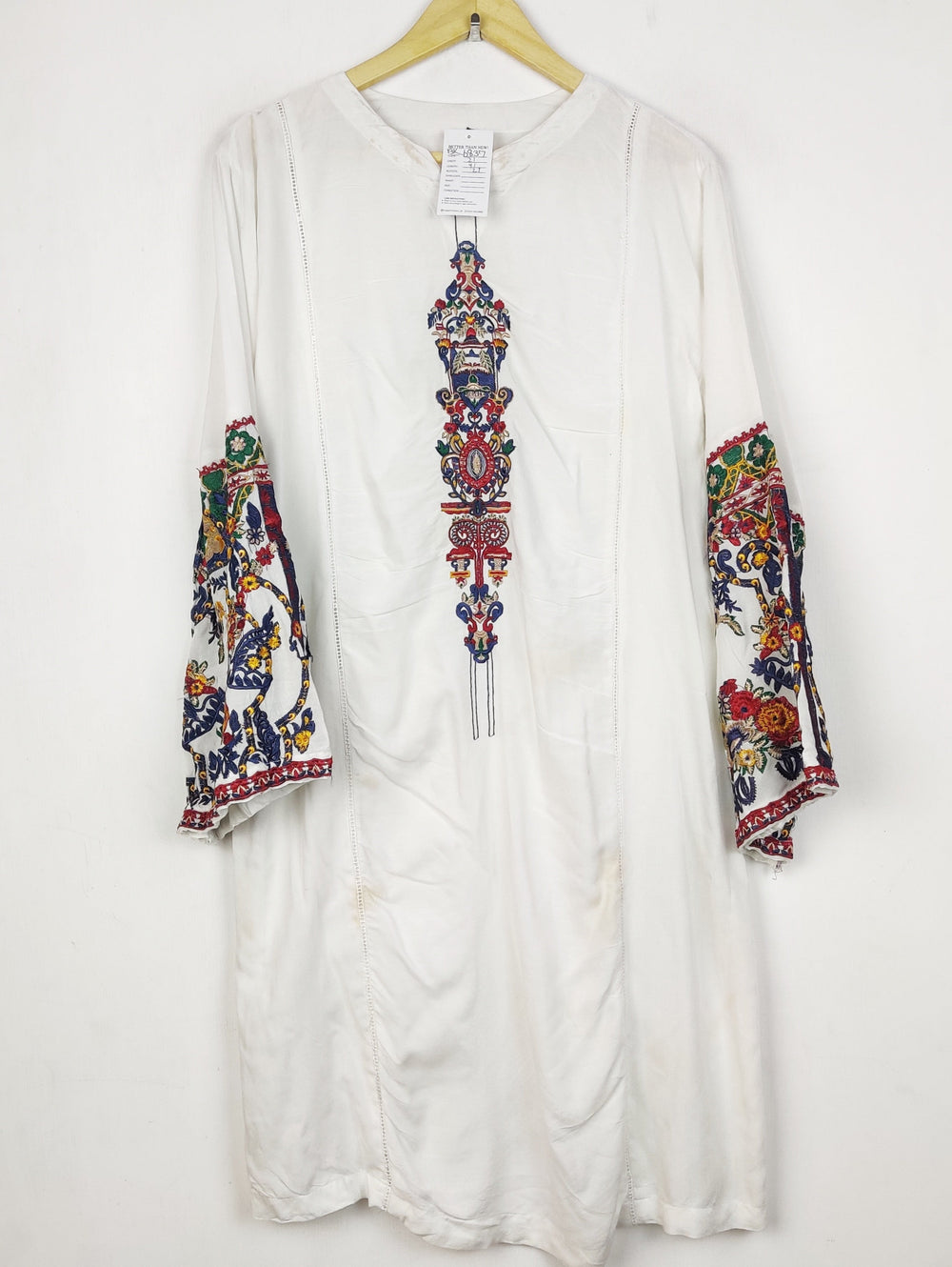 Buy online pre-used pre-loved 100% authentic & Original branded Unknown Brand (BK-6837) available in Pakistan. Top international brands avilable.