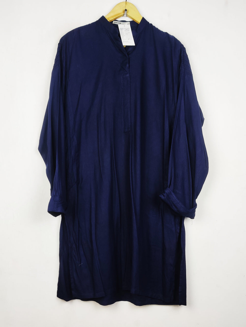 Buy online pre-used pre-loved 100% authentic & Original branded Khaadi (BK-6881) available in Pakistan. Top international brands avilable.