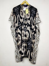 Buy online pre-used pre-loved 100% authentic & Original branded Sana Safinaz (BK-6888) available in Pakistan. Top international brands avilable.
