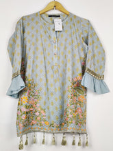 Buy online pre-used pre-loved 100% authentic & Original branded Khaadi (BK-6957) available in Pakistan. Top international brands avilable.