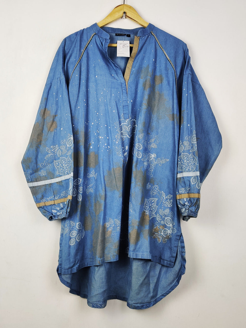 Buy online pre-used pre-loved 100% authentic & Original branded Al Karam (BK-7010) available in Pakistan. Top international brands avilable.