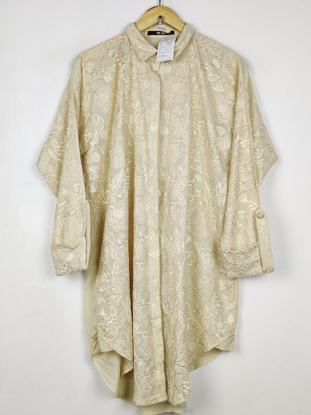 Buy online pre-used pre-loved 100% authentic & Original branded Khaadi (BK-7053) available in Pakistan. Top international brands avilable.