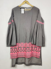 Buy online pre-used pre-loved 100% authentic & Original branded Khaadi (BK-7085) available in Pakistan. Top international brands avilable.