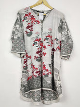 Buy online pre-used pre-loved 100% authentic & Original branded Khaadi (BK-7086) available in Pakistan. Top international brands avilable.