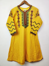 Buy online pre-used pre-loved 100% authentic & Original branded Unknown Brand (BK-709) available in Pakistan. Top international brands avilable.