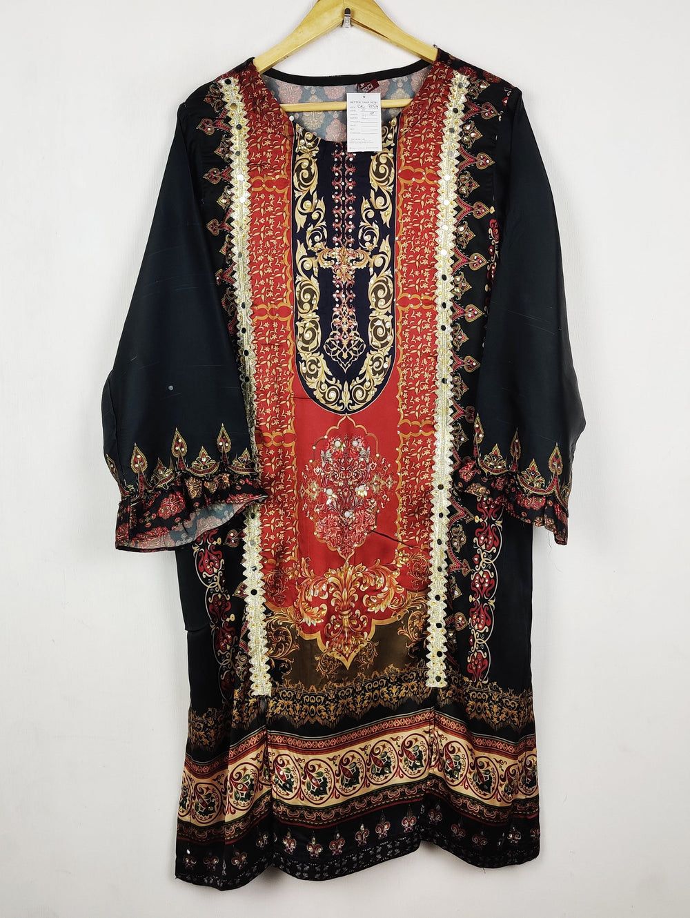 Buy online pre-used pre-loved 100% authentic & Original branded Simrans (BK-7154) available in Pakistan. Top international brands avilable.