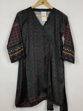 Buy online pre-used pre-loved 100% authentic & Original branded Khaadi (BK-7155) available in Pakistan. Top international brands avilable.